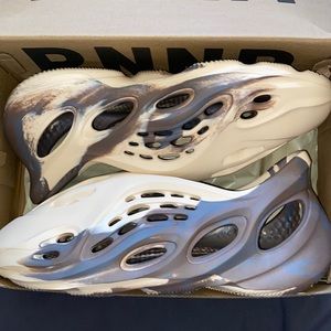 Yeezy foam runner Mx cream clay size 8 Brand new!